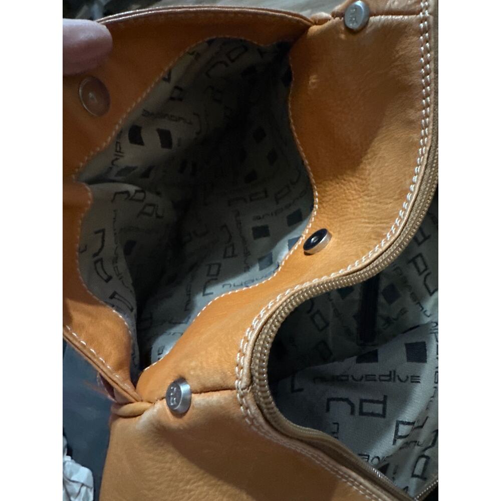 Elegant Tan Leather Hobo Bag - Picture 12 of 13